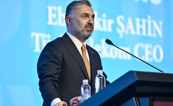 Türk Telekom CEO’su Şahin açıkladı: Küresel rekabette Türkiye’yi zirveye taşıyacak büyük altyapı hamlesi