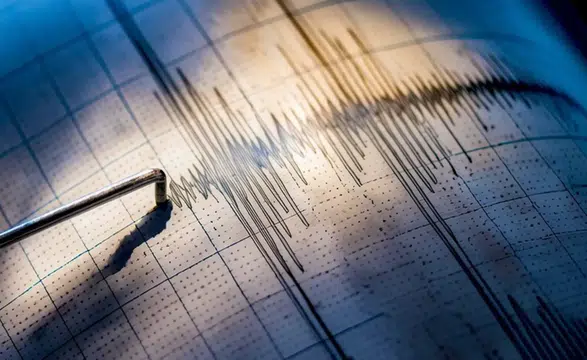 Eğriboz Adası’nda 4 dakikada 3 büyük deprem