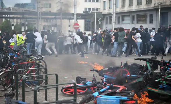 Belçika hükümetinden protestoculara sert uyarı: Bedelini ödeyecekler