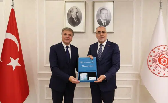 Otomotiv devine büyük ayrıcalık: Renault CEO’suna süresiz Türkiye vizesi