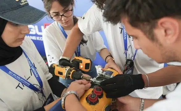 Farklı disiplinlerden öğrenciler TEKNOFEST Mavi Vatan'da su altı teknolojileri geliştirmekte