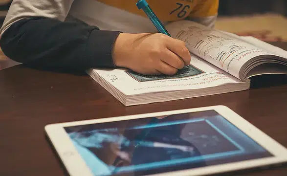 Dijital eğitimde Türkiye'de her dört kişiden biri çevrim içi öğreniyor