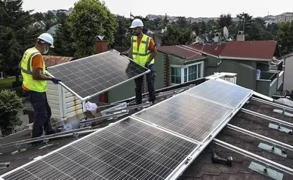 Türkiye'nin çatı güneş enerjisi potansiyeli elektrik talebinin yarısını karşılayabilir