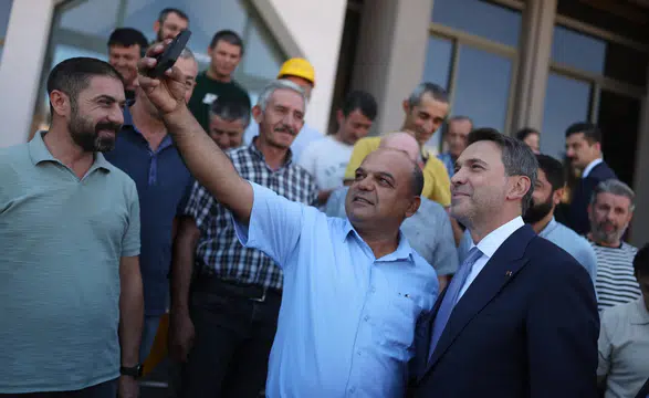 Enerji Bakanı Bayraktar, maden işçilerinin taleplerini dinledi