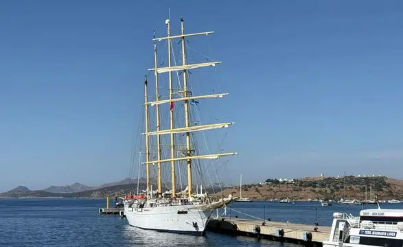 Bodrum'a Oosterdam kruvaziyeriyle 1952 turist geldi