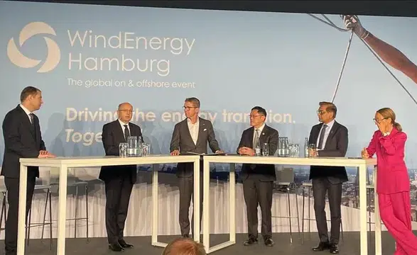 Enerji ve Tabii Kaynaklar Bakan Yardımcısı Demircan, WindEnergy Hamburg'da GÜRİŞ standını ziyaret etti
