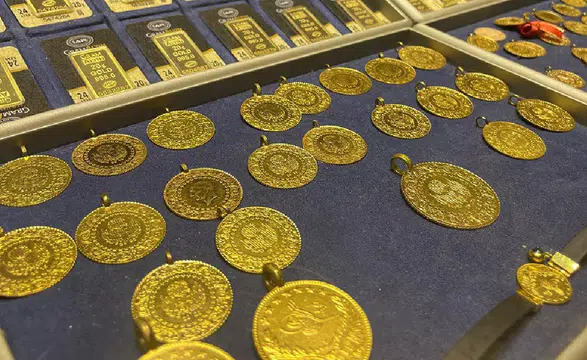 Piyasalarda altın fiyatları düşüşte: Gram altın 6 bin 707 lira