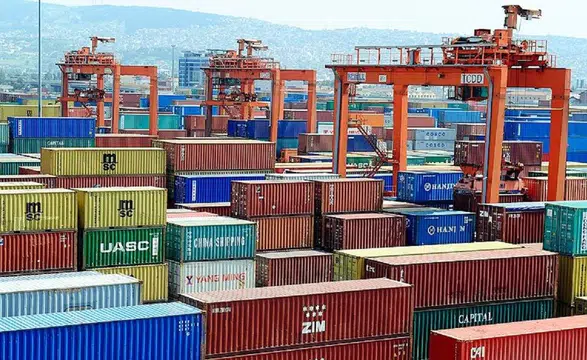 Rusya'nın dış ticaret fazlası 8 ayda yüzde 16,4 arttı