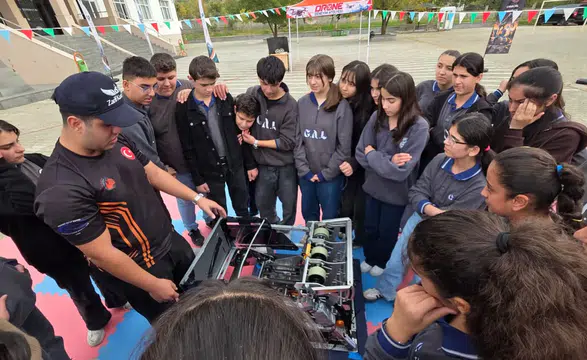 Doğu Anadolu’da dijital dönüşüm seferberliği: 10 bin çocuğa STEM ve robotik eğitimi