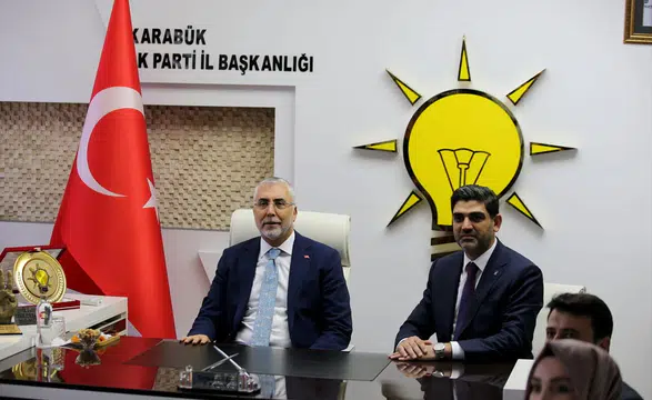 Bakan Işıkhan, Karabük'te çalışma hayatına yönelik destekleri açıkladı