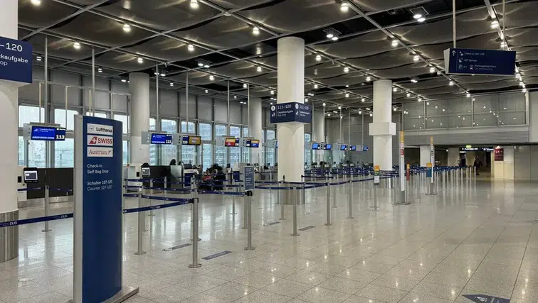 Frankfurt Havalimanı’nın yolcu sayısı nisanda grevler nedeniyle yüzde 11 azaldı!