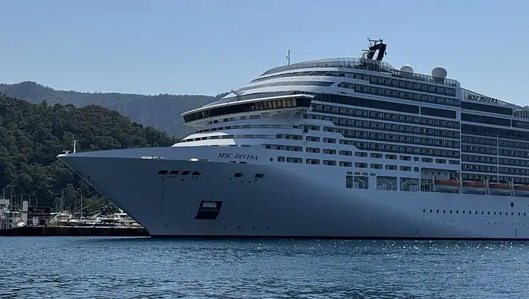 Marmaris'e MSC Divina kruvaziyeriyle 4 bin 249 turist geldi