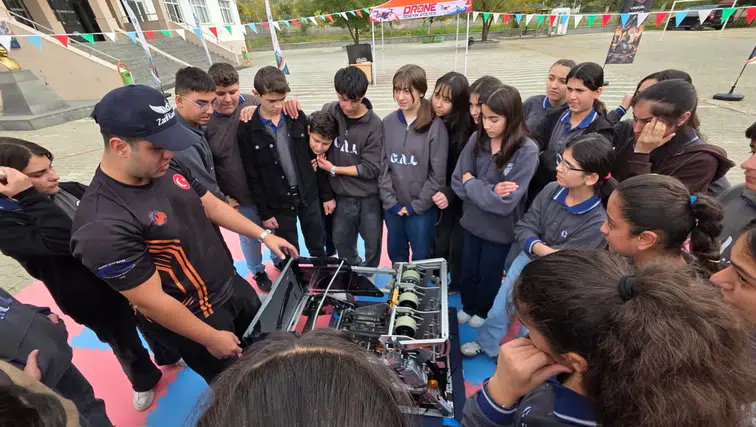 Doğu Anadolu’da dijital dönüşüm seferberliği: 10 bin çocuğa STEM ve robotik eğitimi