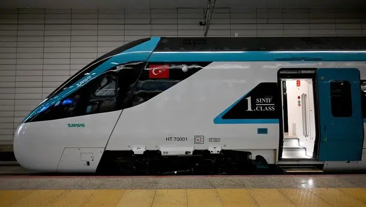 Milli hızlı tren test sürüşünde 250 kilometre hızı aştı