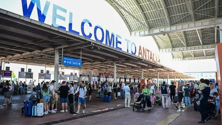 Ege ve Akdeniz hattında turizm yoğunluğu: 5 ayda 41,6 milyon yolcu