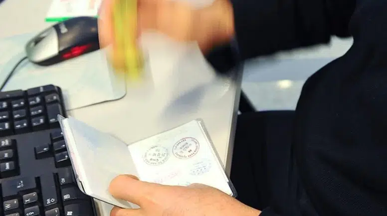 ABD, Vize Sahiplerini Sürekli Gözetim Altında Tutuyor