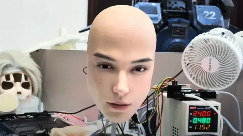 Çinli Şirket, Gerçekçi İnsana Benzer Robot Yüzü Geliştirdi