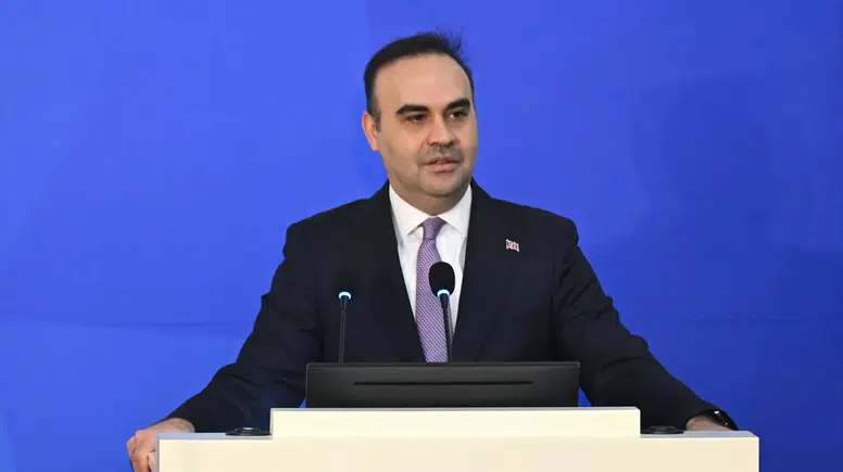 Bakan Kacır: 'Türkiye Elektrikli Araç Yatırımlarında Yeni Merkez Olmayı Hedefliyor'