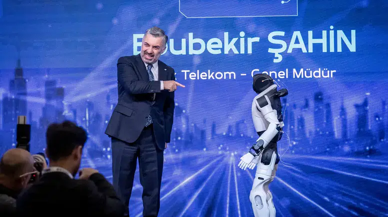 Türk Telekom Üst Yöneticisi Ebubekir Şahin: İnsan ve teknoloji rakip değil!