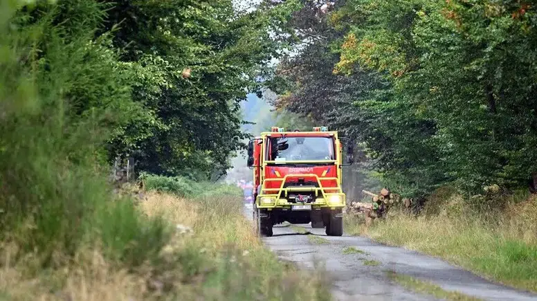Belçika meclisi tarihi yangın için acil toplandı