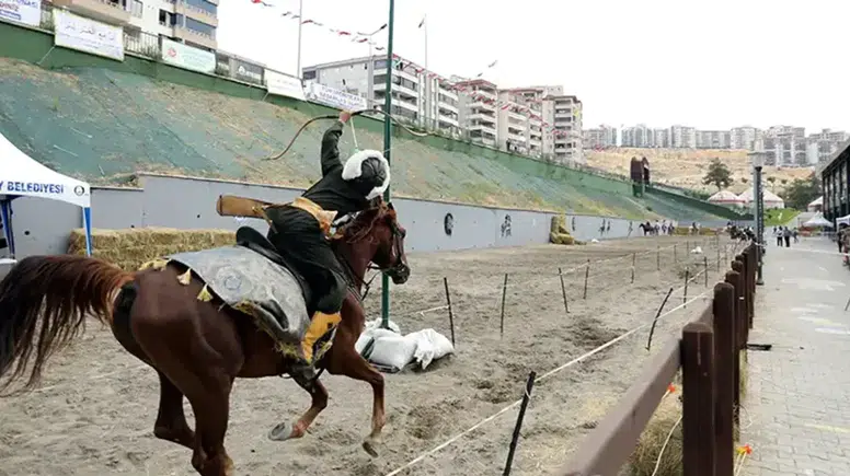 Atlı okçuluğun en iyileri Gaziantep'te sahne aldı!