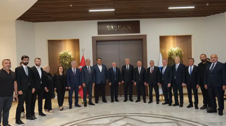 Ticaret Bakanı Ömer Bolat Çorum Belediyesi'ni ziyaret etti