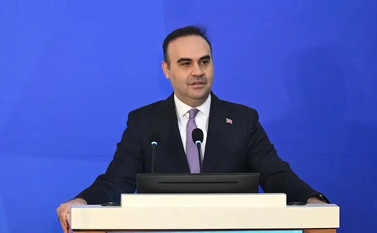 Bakan Kacır: 'Türkiye Elektrikli Araç Yatırımlarında Yeni Merkez Olmayı Hedefliyor'