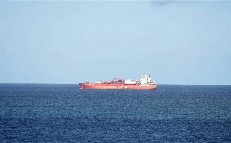 Hürmüz Boğazı’nda Gemi Trafiği Sert Şekilde Geriledi!