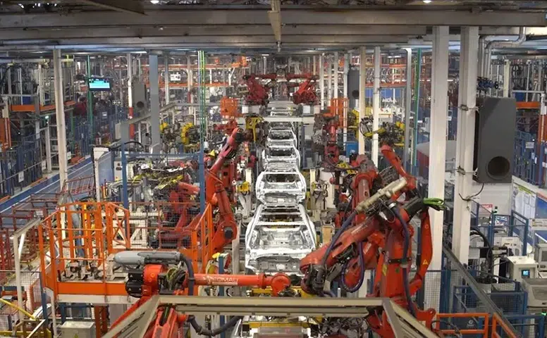 Devlerin Yarışında Mart Ayı Galibi Belli Oldu: Otomotiv Zirveyi Bırakmıyor!