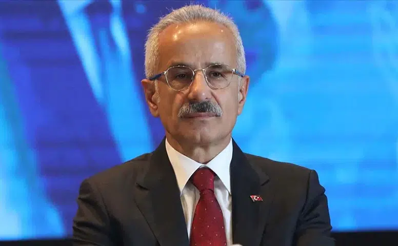 Bakan Uraloğlu: '2053 yılında tüm Türkiye 48 saatte hızlı trenle gezilebilecek'