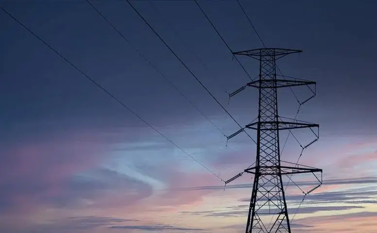 Spot elektrik piyasasında fiyat hareketliliği: Yarın bazı saatlerde enerji bedelsiz olacak!