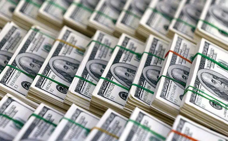 Dolar yatay, avro ve sterlin atakta: Piyasalar küresel jeopolitik satranç izliyor!