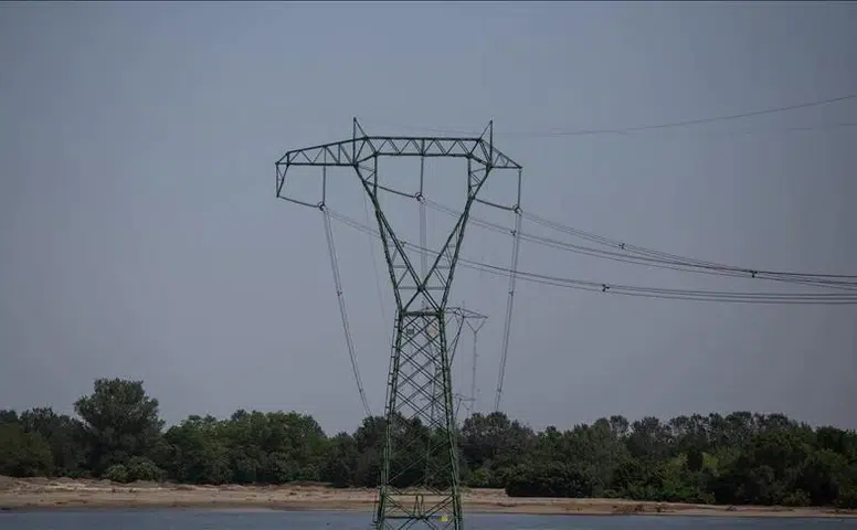 Spot elektrik piyasasında fiyatlar belli oldu: Gün ortasında sıfır lira seviyesi görüldü!