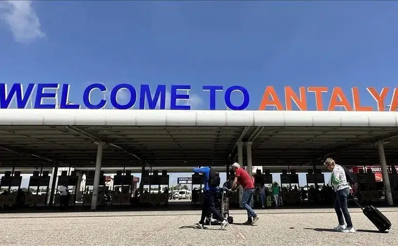 Antalya Havalimanı'nda mart ayı mesaisi: Yolcu sayısı bir milyon sınırını geçti!
