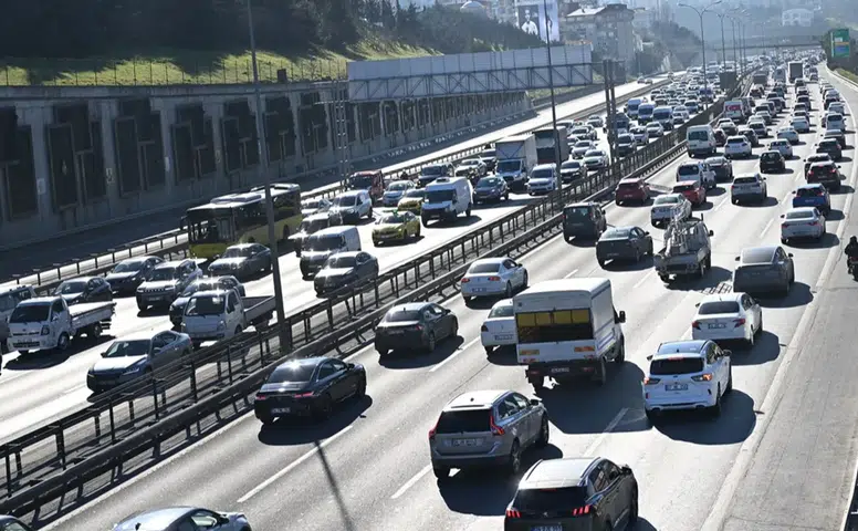 Yollar yenileniyor: Ankara, İzmir ve Antalya güzergahında trafik düzeni değişti!