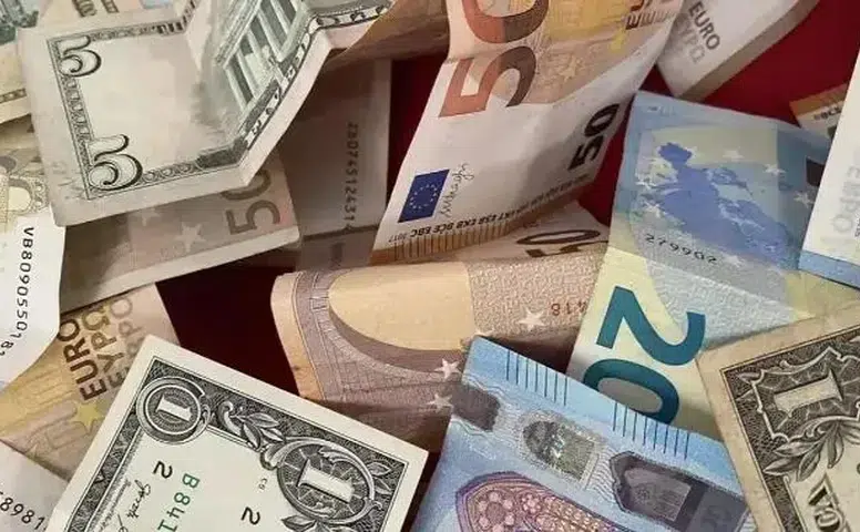 İstanbul serbest piyasasında döviz kurları yeni güne hareketli başladı!