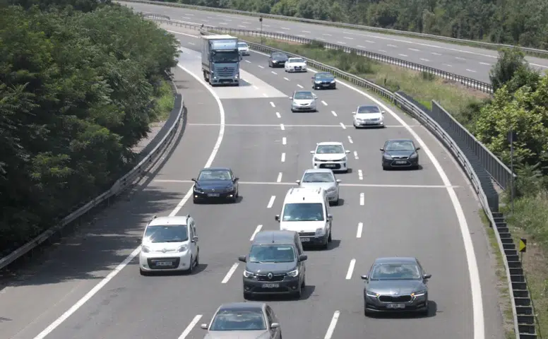 Ulaşımda kritik saatler: 10 ilde yol çalışmaları devam ediyor!