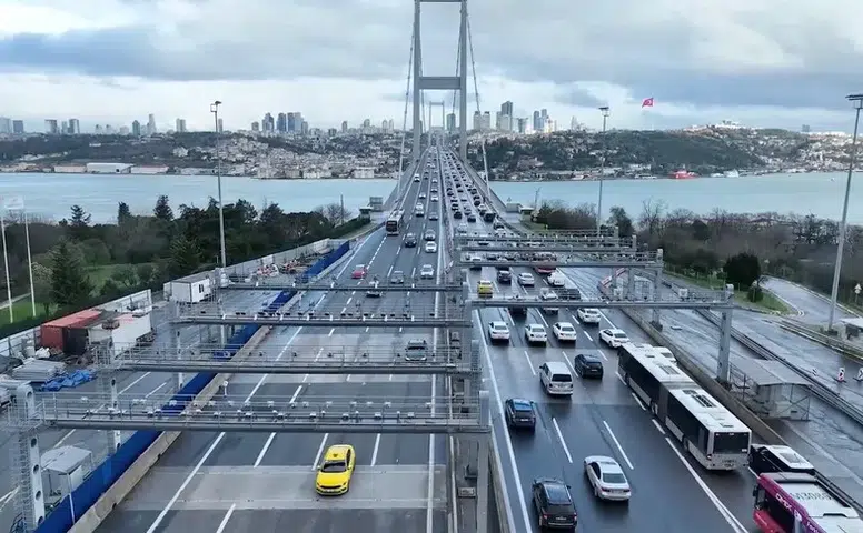 Kara yollarındaki bayram tatili trafiği akıllı ulaşım sistemleriyle anlık takip edilecek!