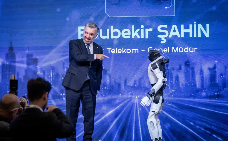 Türk Telekom Üst Yöneticisi Ebubekir Şahin: İnsan ve teknoloji rakip değil!