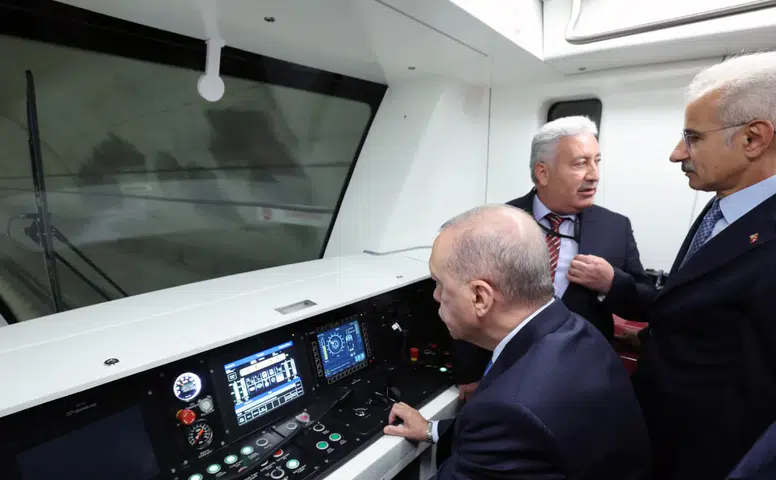 30 dakikada havalimanı! Türkiye’nin en hızlı metro hattı hizmete girdi
