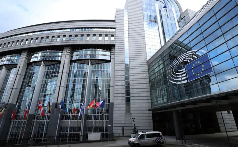 Ekonomide tarihi karar: Avrupa Parlamentosu ABD anlaşmasını onayladı