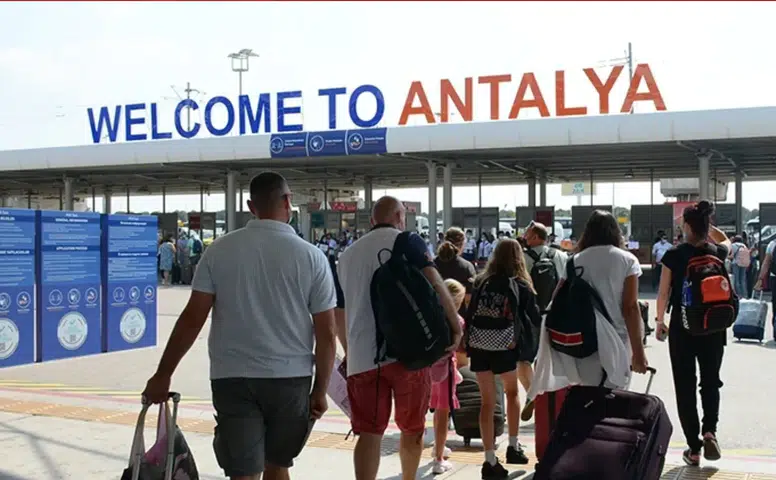 Antalya'da yabancı turist sayısı 6,5 milyonu geçti, sektör canlanıyor