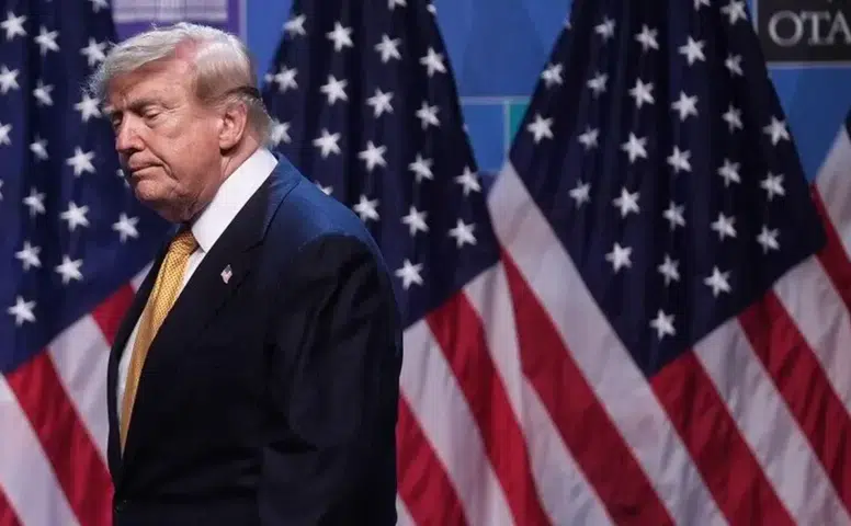 NATO dönüşü Air Force One’da hareketli dakikalar: Trump İran kararını açıkladı!