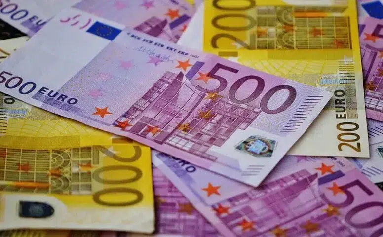 AB dış ticarette 3 yıl sonra yeniden eksiye düştü