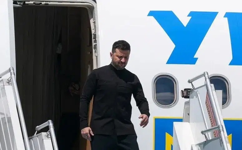 Ukrayna Lideri Zelenskiy vurulmaktan son anda kurtuldu