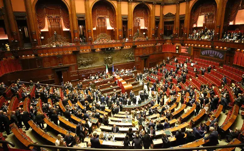 İtalya siyasetinde Meloni imzalı seçim devrimi: Reform Senato'dan onay aldı