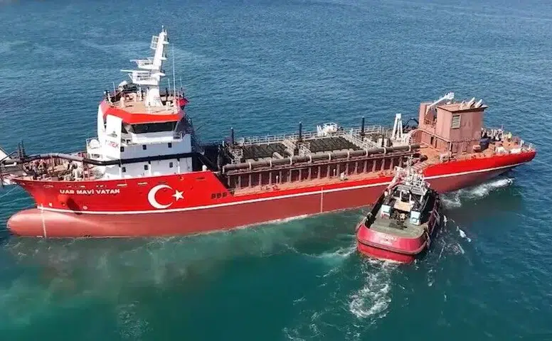 Türkiye'nin ilk yerli tarama gemisi 'UAB MAVİ VATAN' suya indirildi!