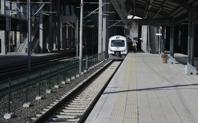 Bakan Uraloğlu rakamları paylaştı: Kent içi raylı sistemlerde devasa büyüme!