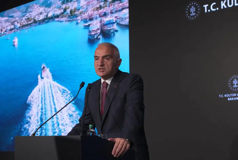Bakan Ersoy 9 aylık bilançoyu açıkladı: Turizmde 51,2 milyar dolarlık Cumhuriyet rekoru!