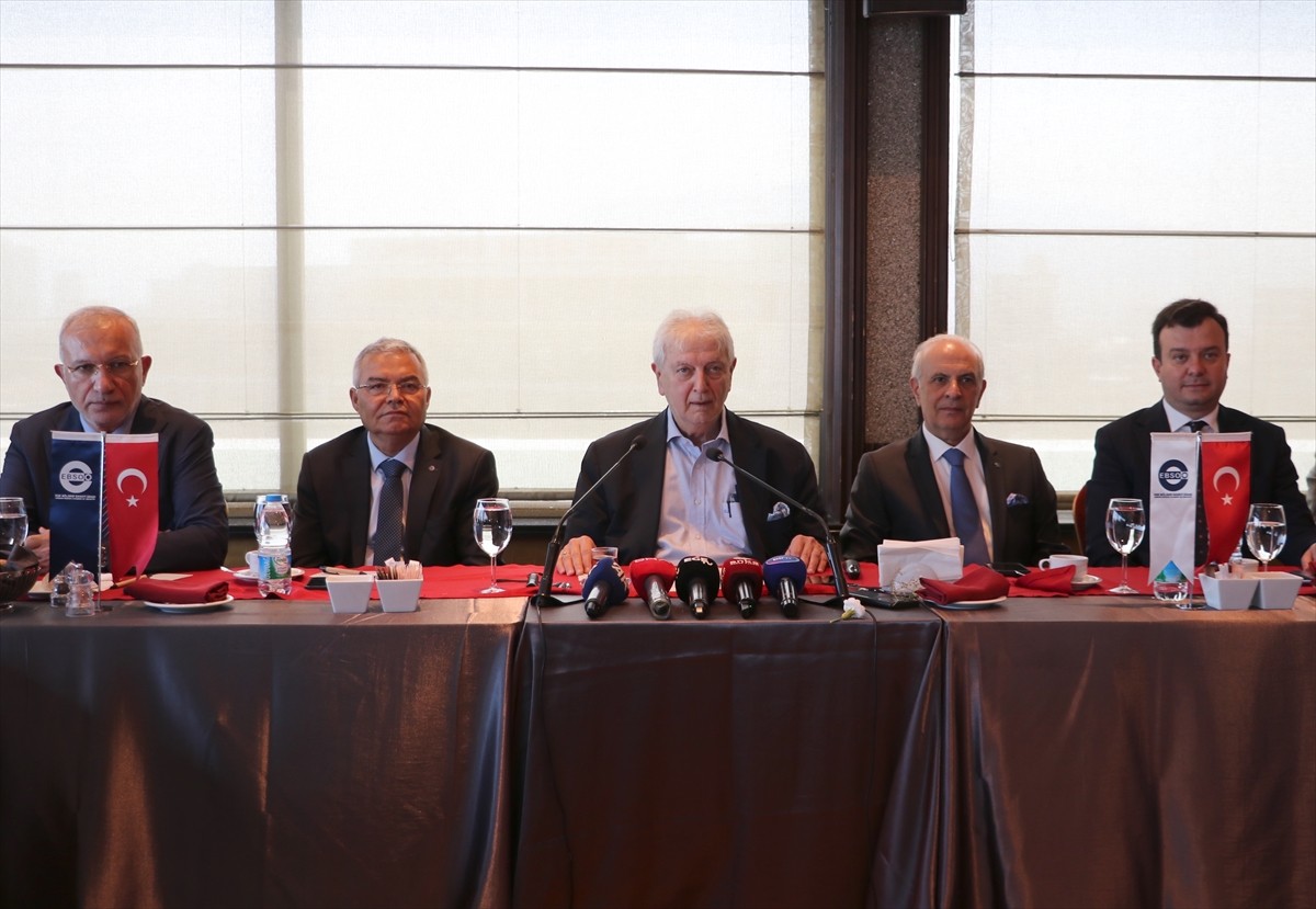 Ege Bölgesi Sanayi Odasının (EBSO) hazırladığı İzmir'in en büyük 100 sanayi kuruluşunun ilk...